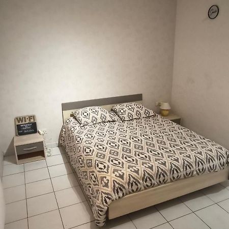 Bienvenue En Gatine Apartment Le Retail Екстериор снимка